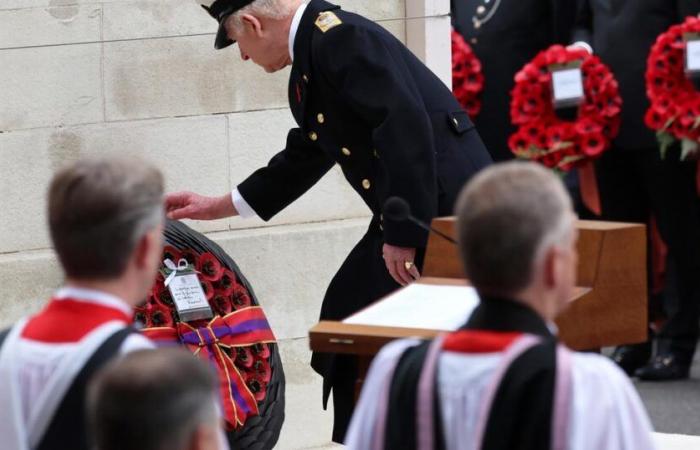 Il volto serio di Kate Middleton, Carlo III e la sua guardia… Le prime impressionanti immagini di Remembrance Sunday