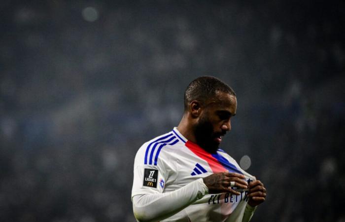 Lacazette fa timori sul suo futuro all'OL