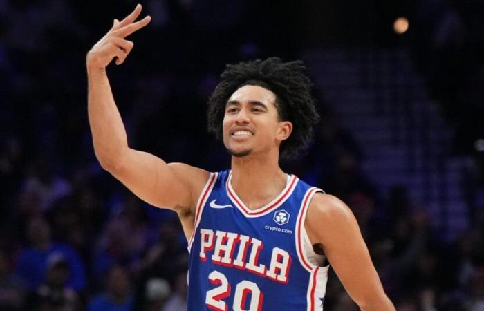 Jared McCain scende a quota 27, record in carriera da rookie, portando i Sixers alla selvaggia vittoria OT contro gli Hornets