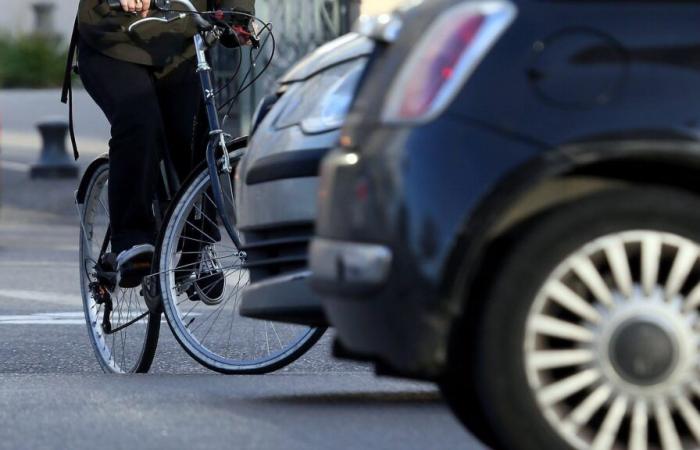 Morte di un ciclista emblematico a Limoges soprannominato “l’uomo in blu” investito da un’auto