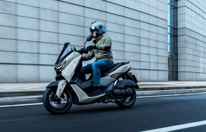 Novità: un look rivisto e più premium per NMAX 125 e una nuova versione Tech MAX con schermo TFT