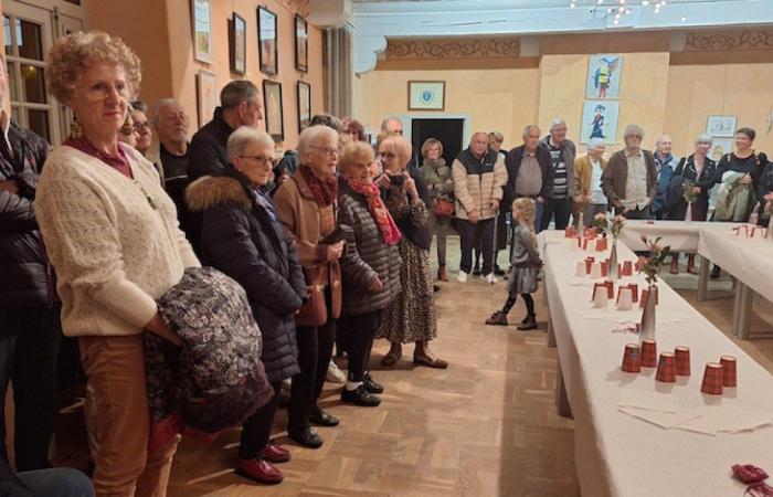 SAINT-SERNIN-DU-BOIS: Anne-Marie Minois e Cathy Michot espongono al Prieuré