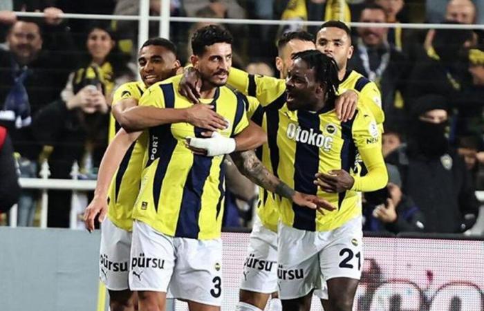 Samet Akaydin e Mert Hakan Yandaş sorprendono al Fenerbahçe