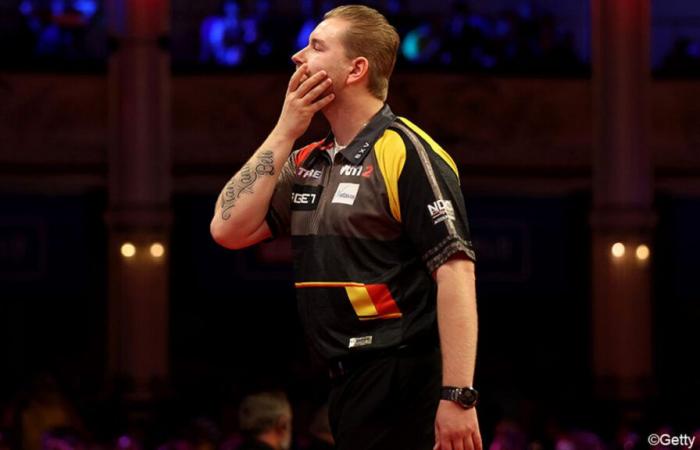 De Decker recupera al Grand Slam of Darts, Van den Bergh riesce a salvare solo 1 gamba contro Littler