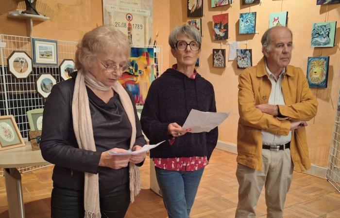 SAINT-SERNIN-DU-BOIS: Anne-Marie Minois e Cathy Michot espongono al Prieuré