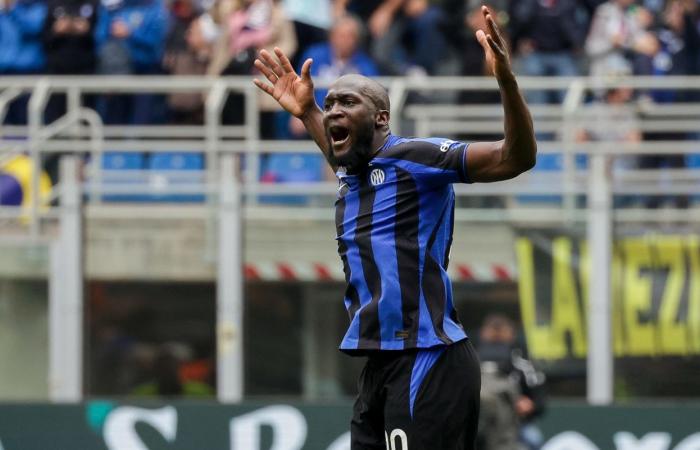 Il giornalista svela la domanda senza risposta di Lukaku in vista del ricongiungimento con l’Inter