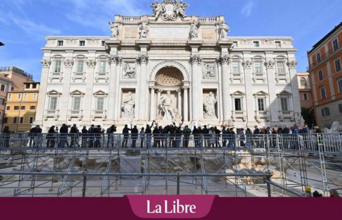 La passerella inaugurata sulla Fontana di Trevi a Roma offre “un punto di vista unico”