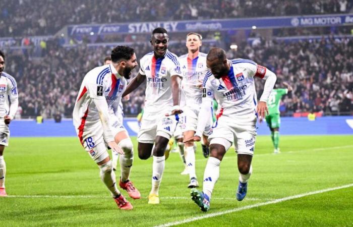 i due record pazzeschi firmati da Lacazette nel derby