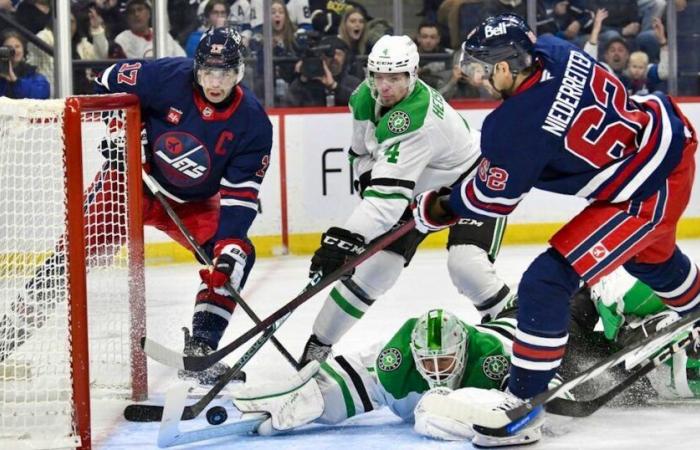 NHL: Nino Niederreiter e i Jets fanno la storia!