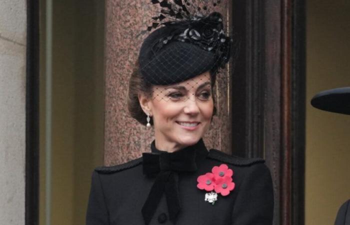 Kate Middleton si rinnova e sceglie uno stilista che adora, Camilla ancora assente