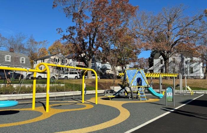 Il primo Community Schoolyard di Boston, un modello di spazio verde