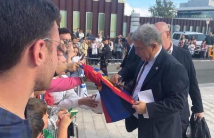 Il Barça è già a San Sebastián, con Laporta acclamato