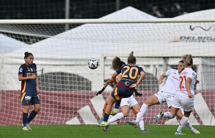 La Juventus batte il Milan e allunga in vetta, Fiorentina ko con la Roma. Primo hurrà del Sassuolo