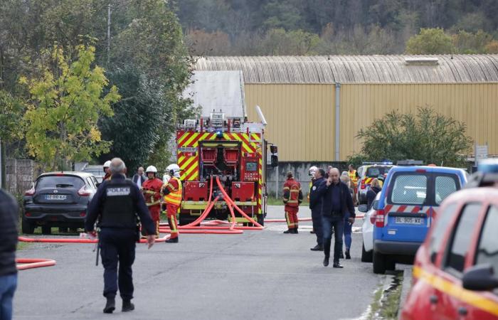 “Siamo crollati, ma ci rialzeremo”: un incendio devasta i laboratori Kuku la praline a Lons