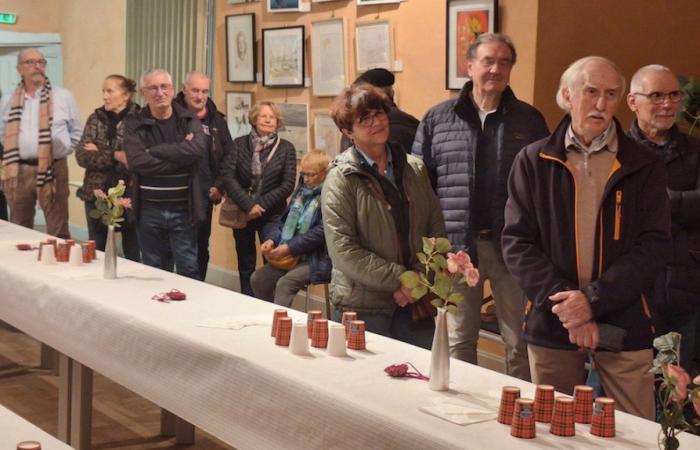 SAINT-SERNIN-DU-BOIS: Anne-Marie Minois e Cathy Michot espongono al Prieuré