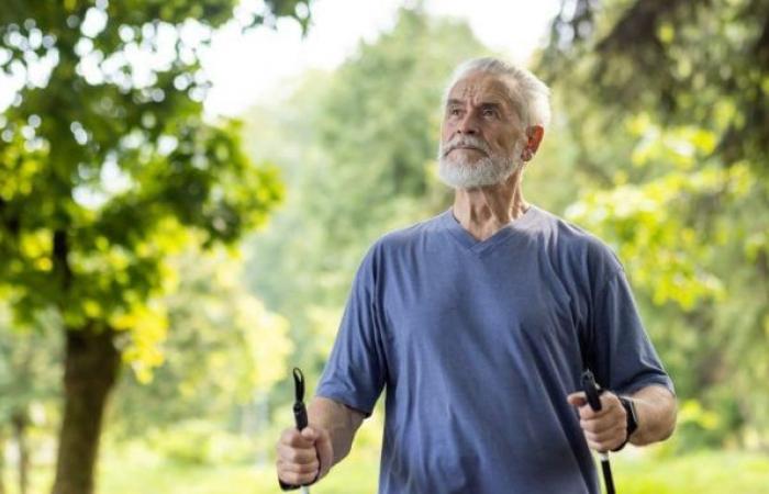 Ecco i 5 segni visibili ad occhio nudo che dimostrano che un uomo sta invecchiando, secondo gli esperti