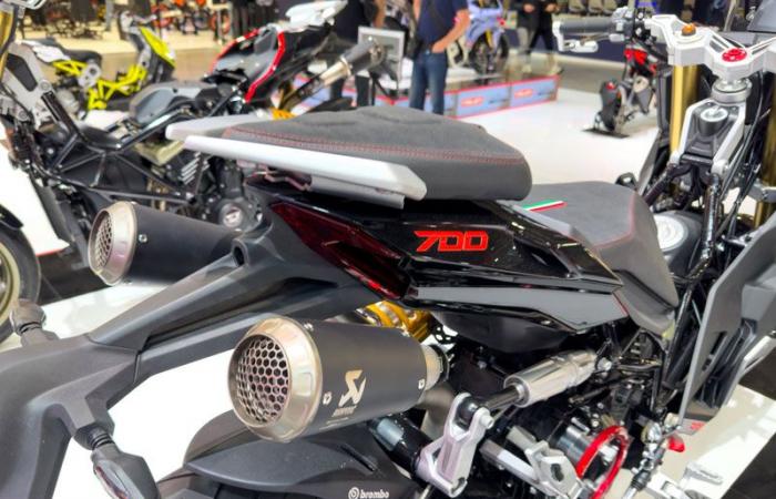 Strada: Italjet Dragster 700 Twin, di gran lunga lo scooter MotoGP più mostruoso sul mercato, viene presentato a Milano!