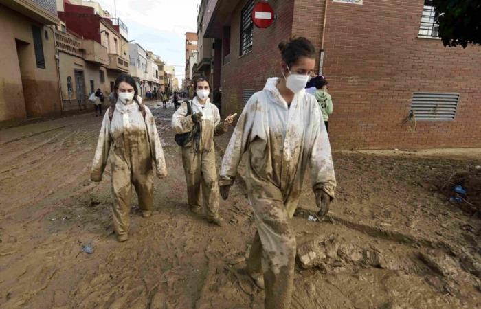 a Valencia, dopo il caos delle inondazioni, la paura delle malattie