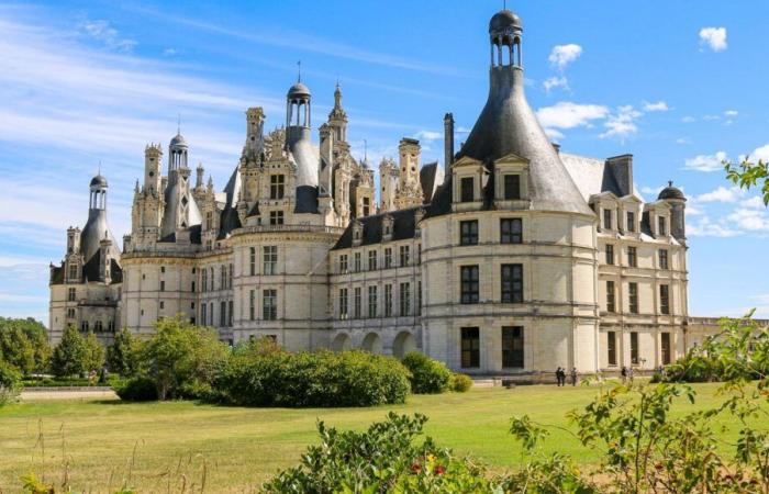 Qual è il legame tra il Castello di Chambord, il Louvre e le Cévennes?