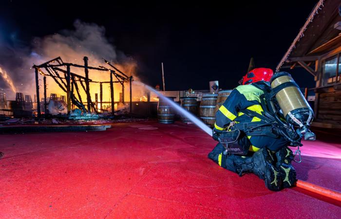 Devastante incendio al villaggio di Natale Barcarès: il mercatino di Natale parzialmente distrutto prima della sua apertura