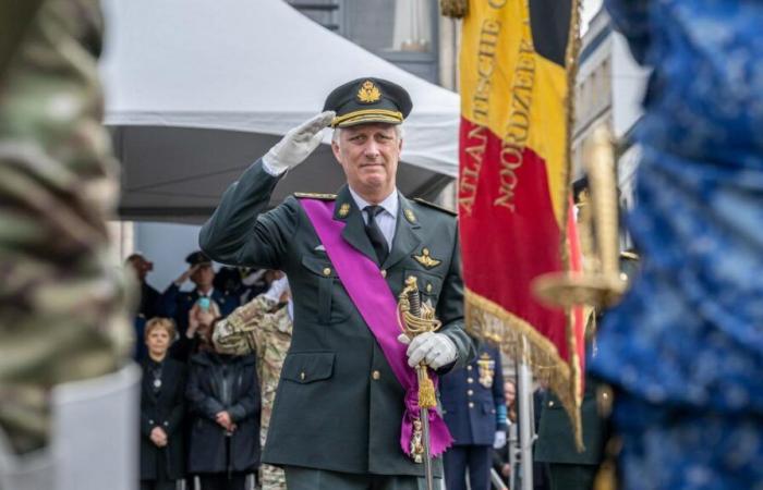 Re Filippo commemora l’Armistizio ai piedi della colonna del Congresso a Bruxelles (foto)