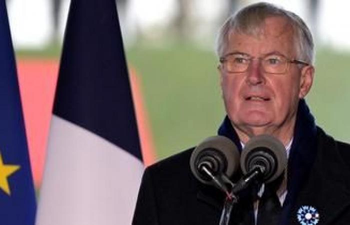 se Jean-François Copé ritiene che la Francia “non ha bisogno” dell’11 novembre, Michel Barnier sostiene di esserne “attaccato”