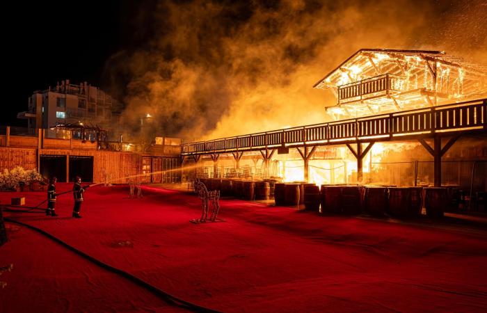 Devastante incendio al villaggio di Natale Barcarès: il mercatino di Natale parzialmente distrutto prima della sua apertura