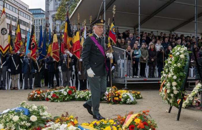 Re Filippo commemora l’Armistizio ai piedi della colonna del Congresso a Bruxelles (foto)