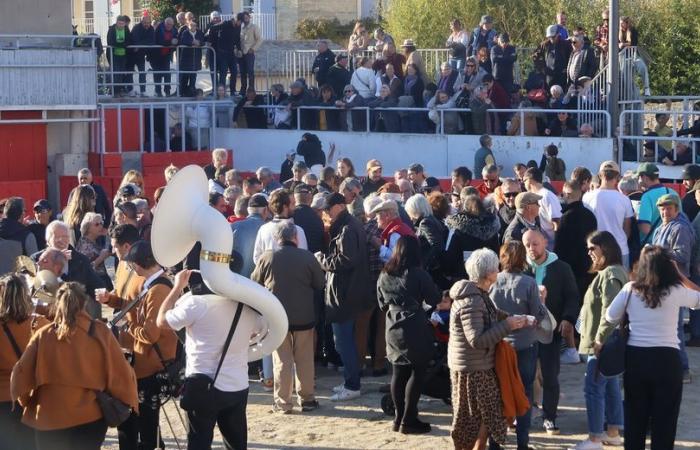 Gallargues-le-Montueux: Il biou del motto “azzurro e oro” si è trovato fianco a fianco con gli angeli