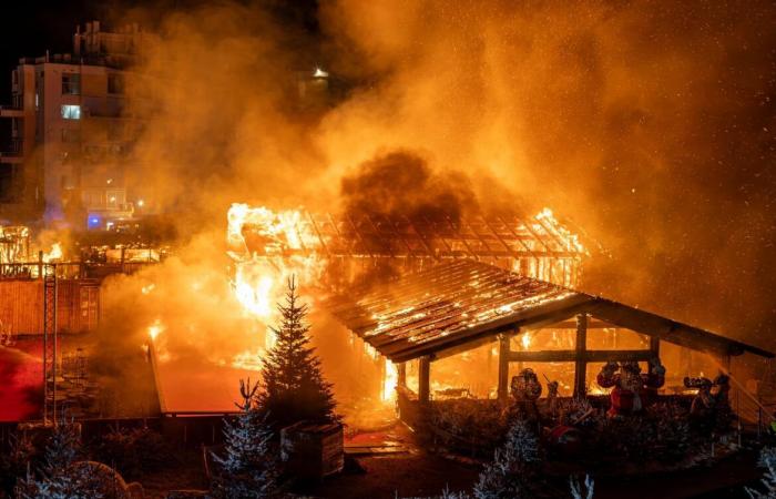 la barca Lydia salvata dai vigili del fuoco