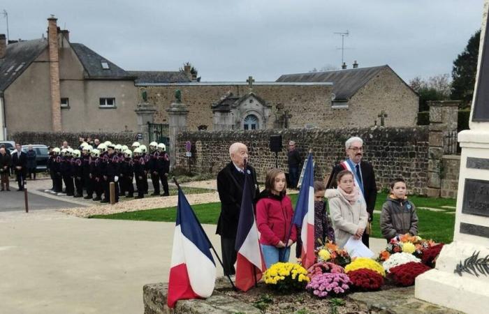 140 persone hanno celebrato insieme l'armistizio, a Lassay-les-Châteaux