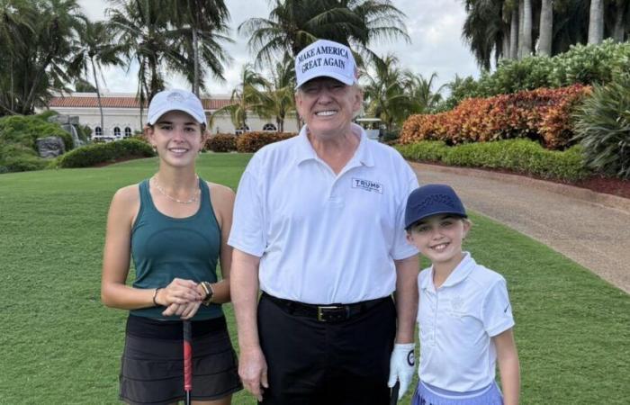 Nel frattempo, Donald Trump gioca a golf con sua nipote ed Elon Musk