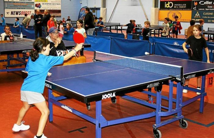 A Quimper, 64 giocatori di ping pong si sfidano nella prima prova del Circuito Giovanile del Finistère Sud