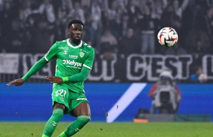 Dylan Batubinsika (AS Saint-Etienne) esprime “il suo rammarico” dopo la sconfitta contro il Lione