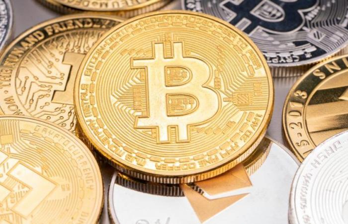 Bitcoin raddoppia la sua forza, i mercati cinesi attendono i risultati societari