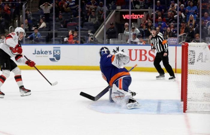 Gli Isles perdono due gol di vantaggio nel terzo periodo e perdono contro i Devils all'OT