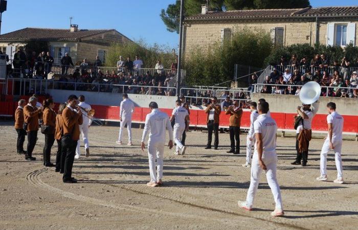 Gallargues-le-Montueux: Il biou del motto “azzurro e oro” si è trovato fianco a fianco con gli angeli