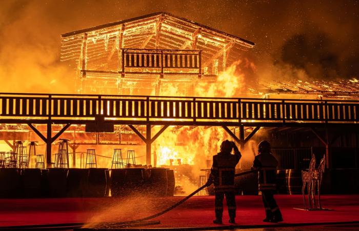 Devastante incendio al villaggio di Natale Barcarès: il mercatino di Natale parzialmente distrutto prima della sua apertura