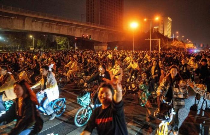 In Cina, le autorità hanno posto fine ai giri notturni in bicicletta degli studenti dell’Henan