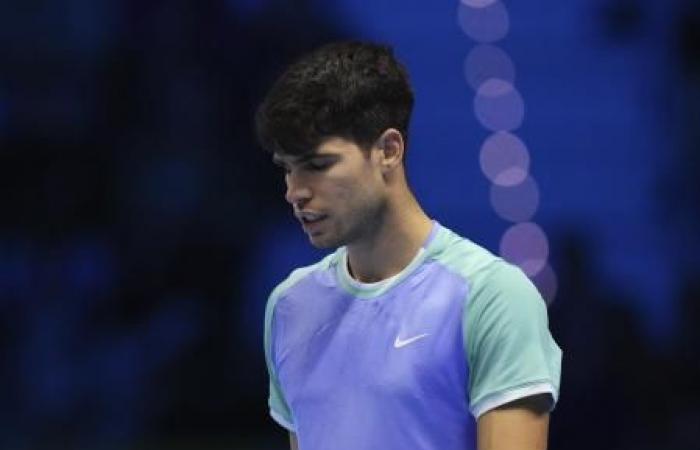 Un rarissimo Alcaraz subisce una battuta d’arresto inaspettata nelle ATP Finals