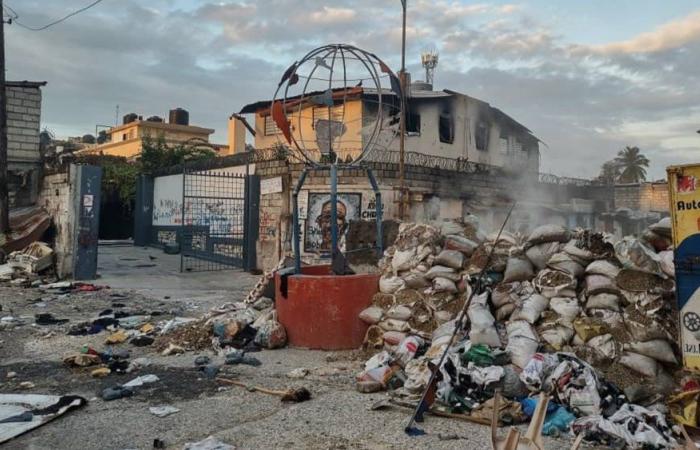 Haiti: bruciato il convento e l’ospedale delle Suore della Carità