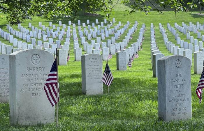 Biden con Harris al cimitero di Arlington