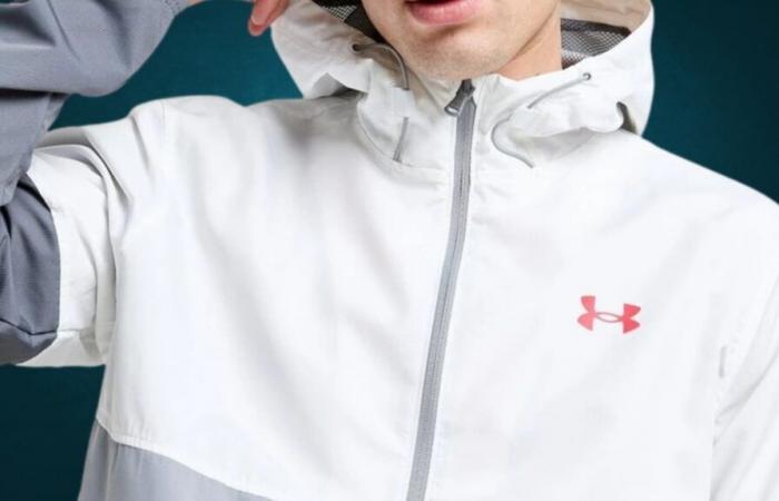 JDSports abbassa il prezzo di questa giacca sportiva Under Armour