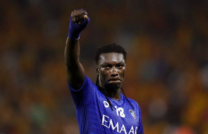 Bafétimbi Gomis va in pensione