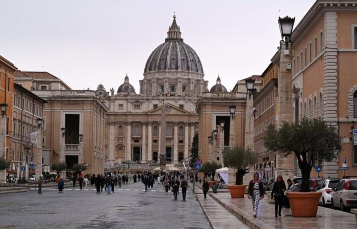 La Basilica di San Pietro a Roma, la chiesa cattolica più grande del mondo, smascherata dall'intelligenza artificiale