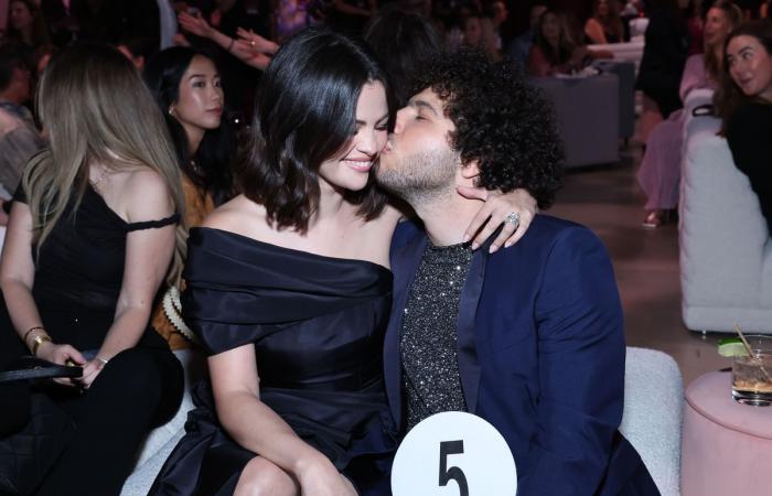 Selena Gomez celebra con un gesto romantico Benny Blanco come uno degli “uomini più sexy del mondo”