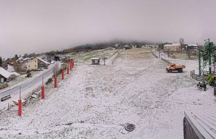 La prima neve della stagione è caduta sulle alture dell'Alta Loira