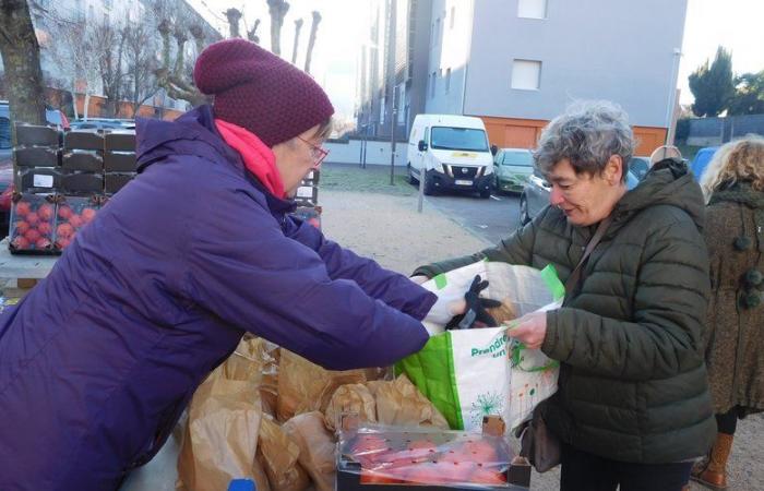 Vendita di arance a 1 euro al chilo per denunciare i prezzi elevati dei prodotti alimentari