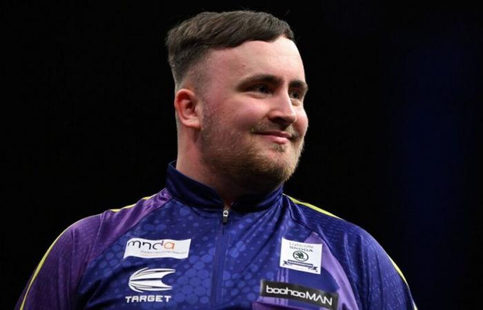 La strana routine pre-partita del Grande Slam of Darts di Luke Littler mentre Man Utd lo distrae | Altro | Sport