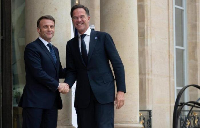 il sostegno all’Ucraina deve rimanere una “priorità assoluta”, secondo Emmanuel Macron e Mark Rutte